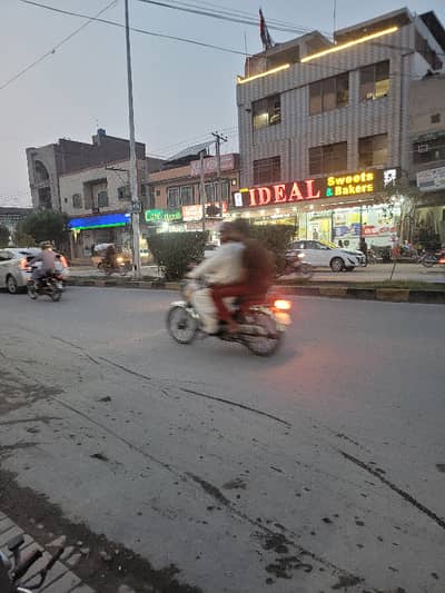 shop for rent contact 03096652309