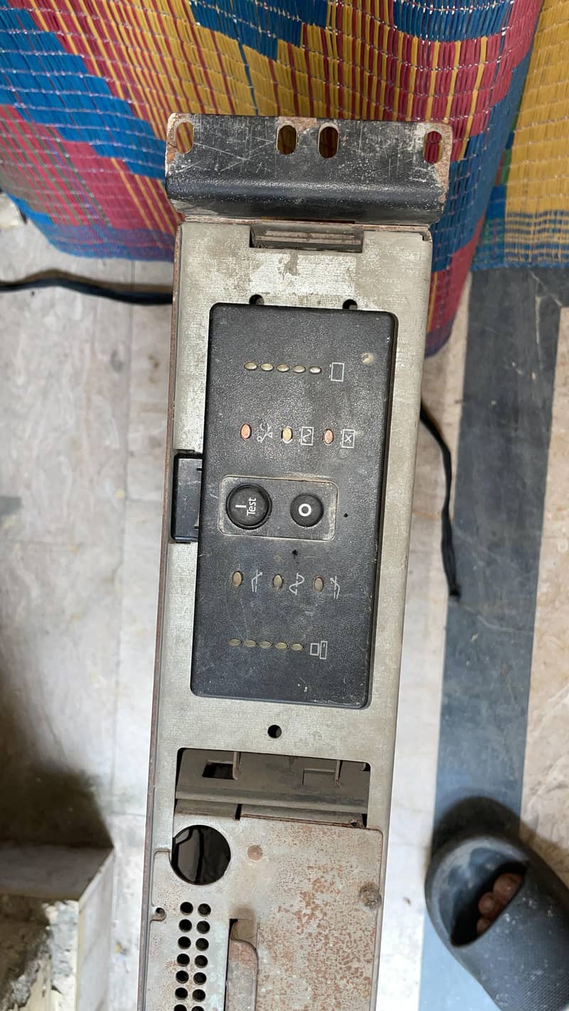 APC UPS 2