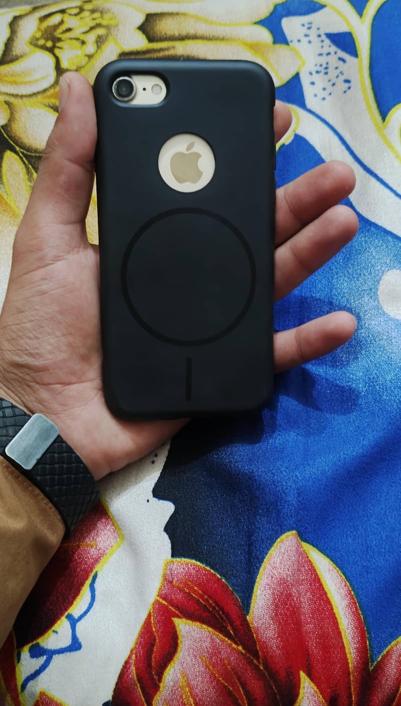 Apple iPhone 7 1