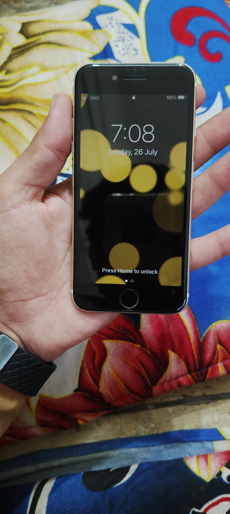 Apple iPhone 7 3