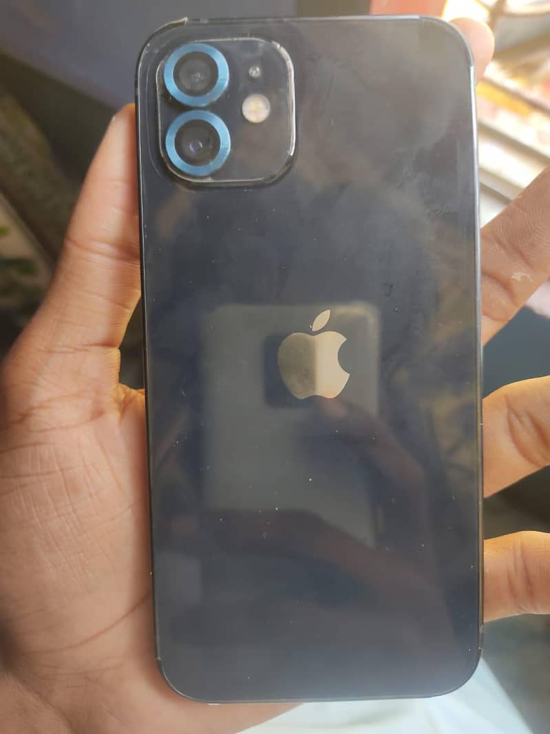 Apple iPhone 12 4