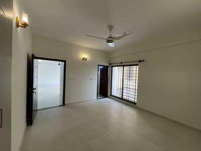Avail Yourself A Great 2400 Square Feet Flat In Askari 5 - Sector J