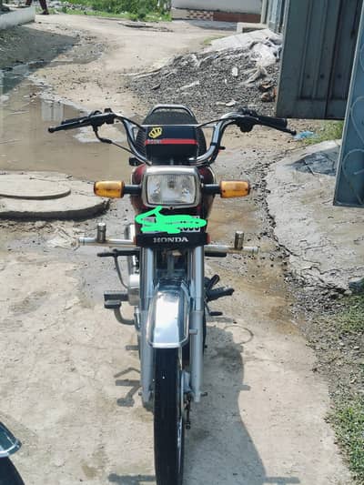 Honda CD 70 2025