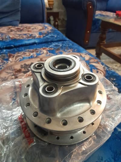 honda 125 back hub down model