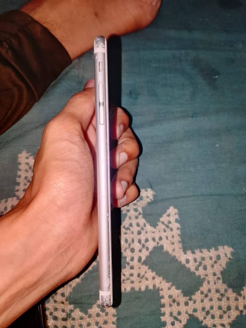 Apple iPhone 6S Plus 2