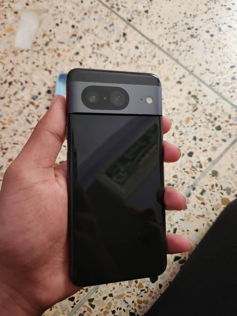 Google Pixel 8 6