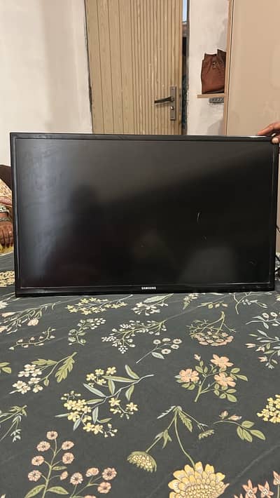 LCD 32 inch