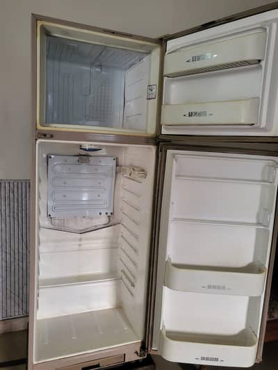 Dawlance Single door fridge-working
