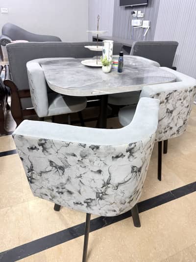 4 seater dining table for sale.