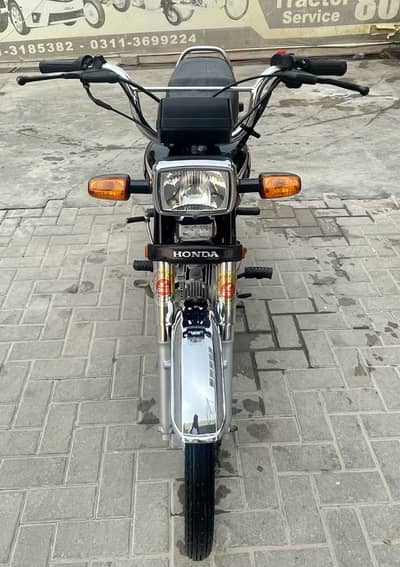 HONDA CD70 2025