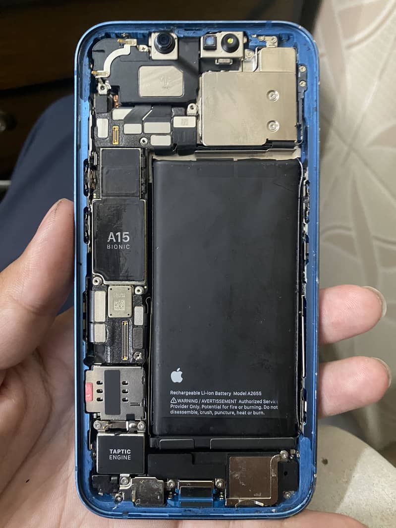 Apple iPhone 13 1