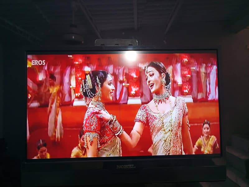 NOBEL LED TV 8