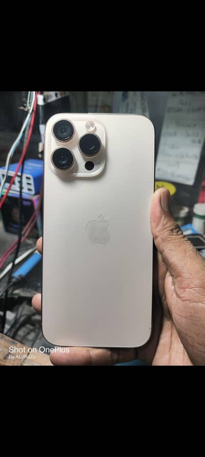 Apple iPhone 16 Pro Max