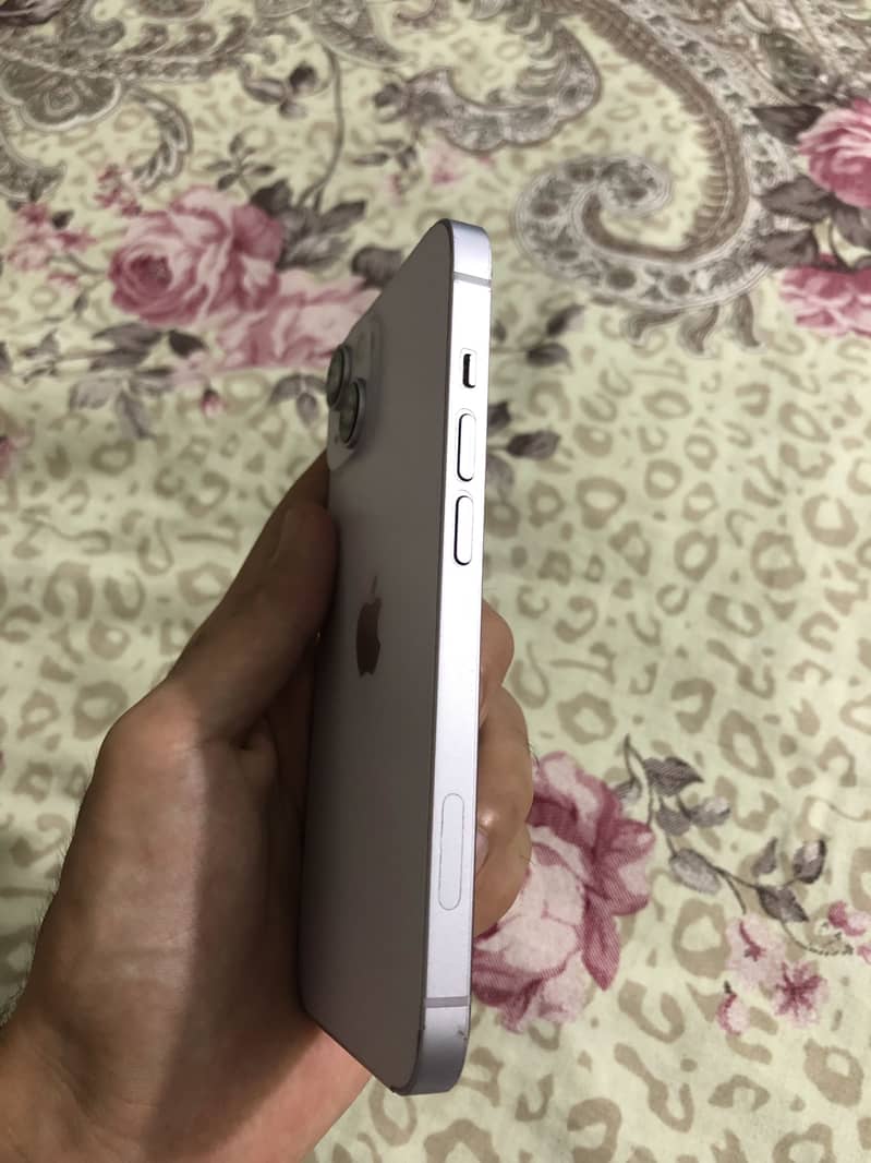 iPhone 14 2