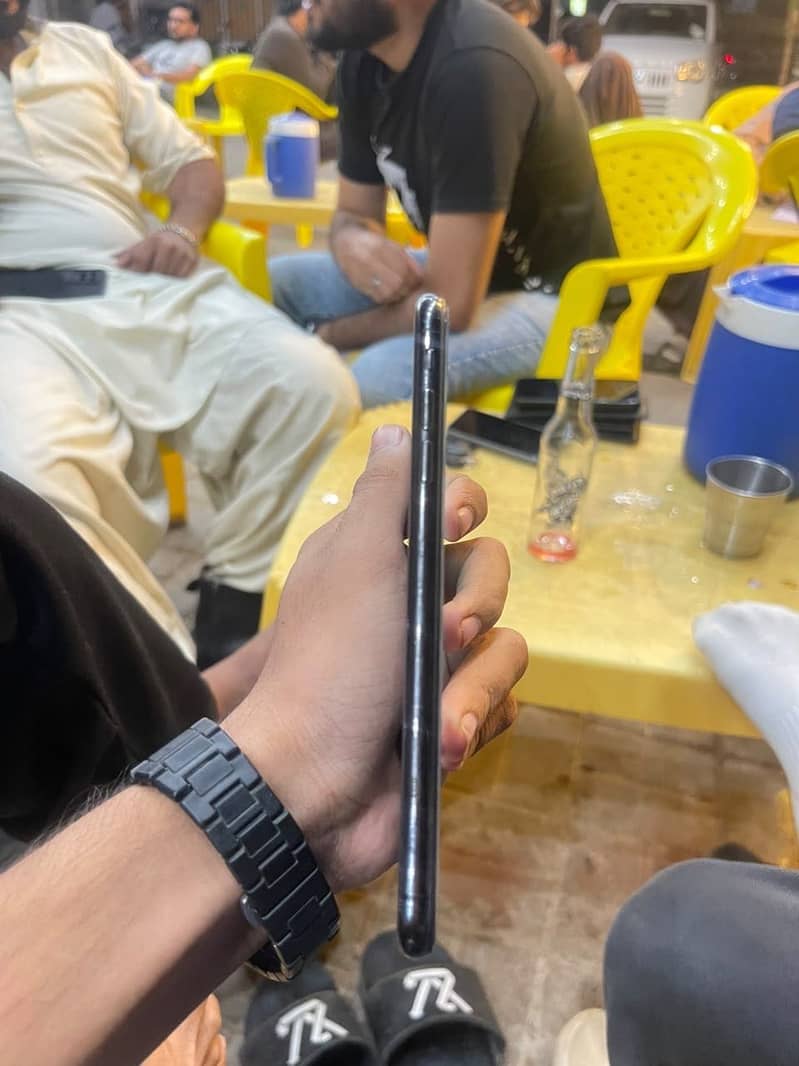 iPhone XS Max 1