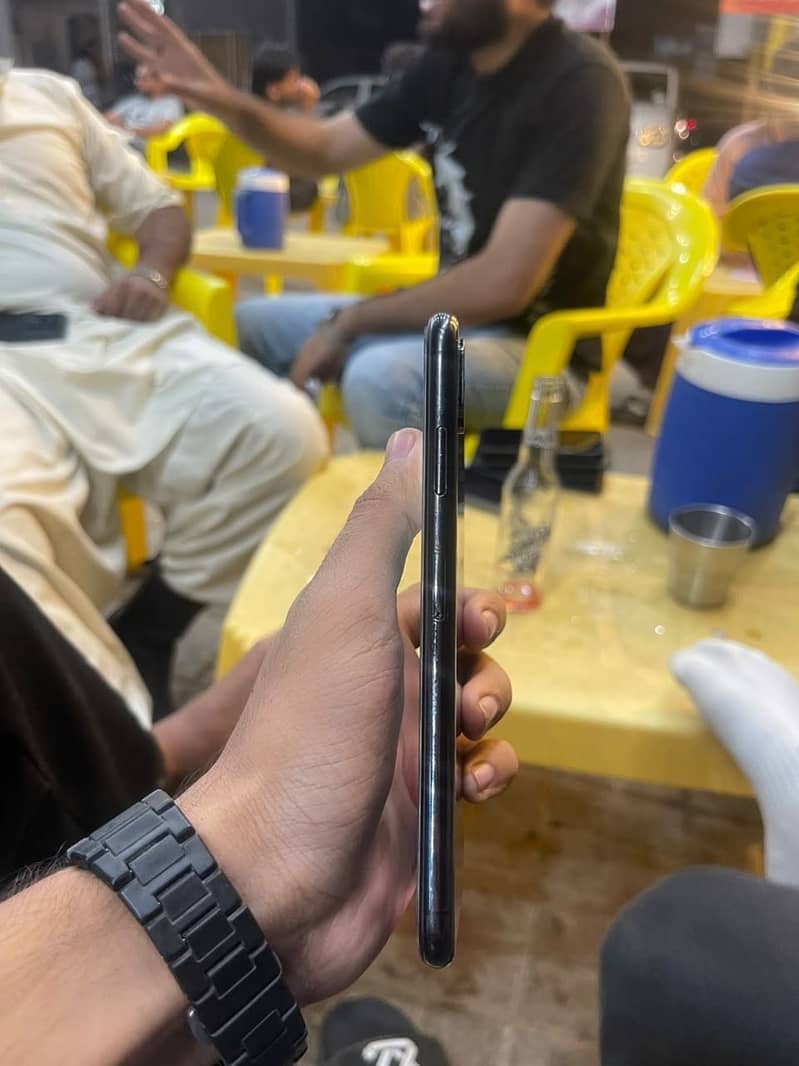 iPhone XS Max 2