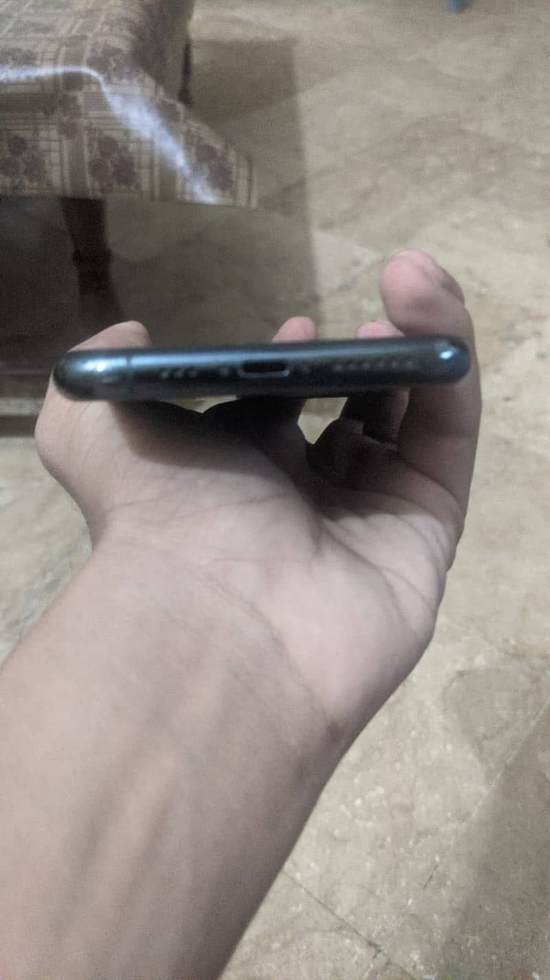 iPhone 11 Pro 2