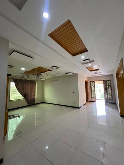 1 kanal upper portion Available for Rent in NPF 09 Islamabad.