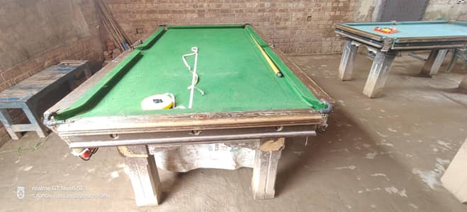 snoker table