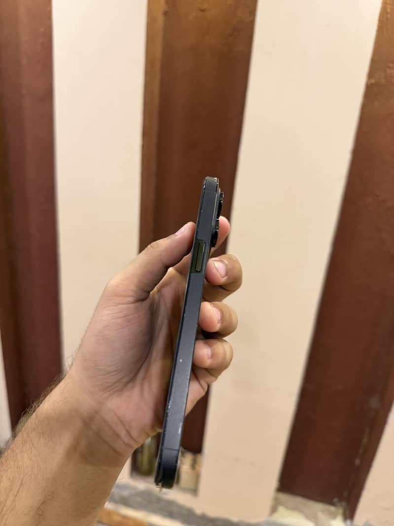 Apple iPhone 14 Pro Max 3