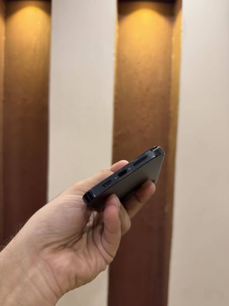 Apple iPhone 14 Pro Max 4