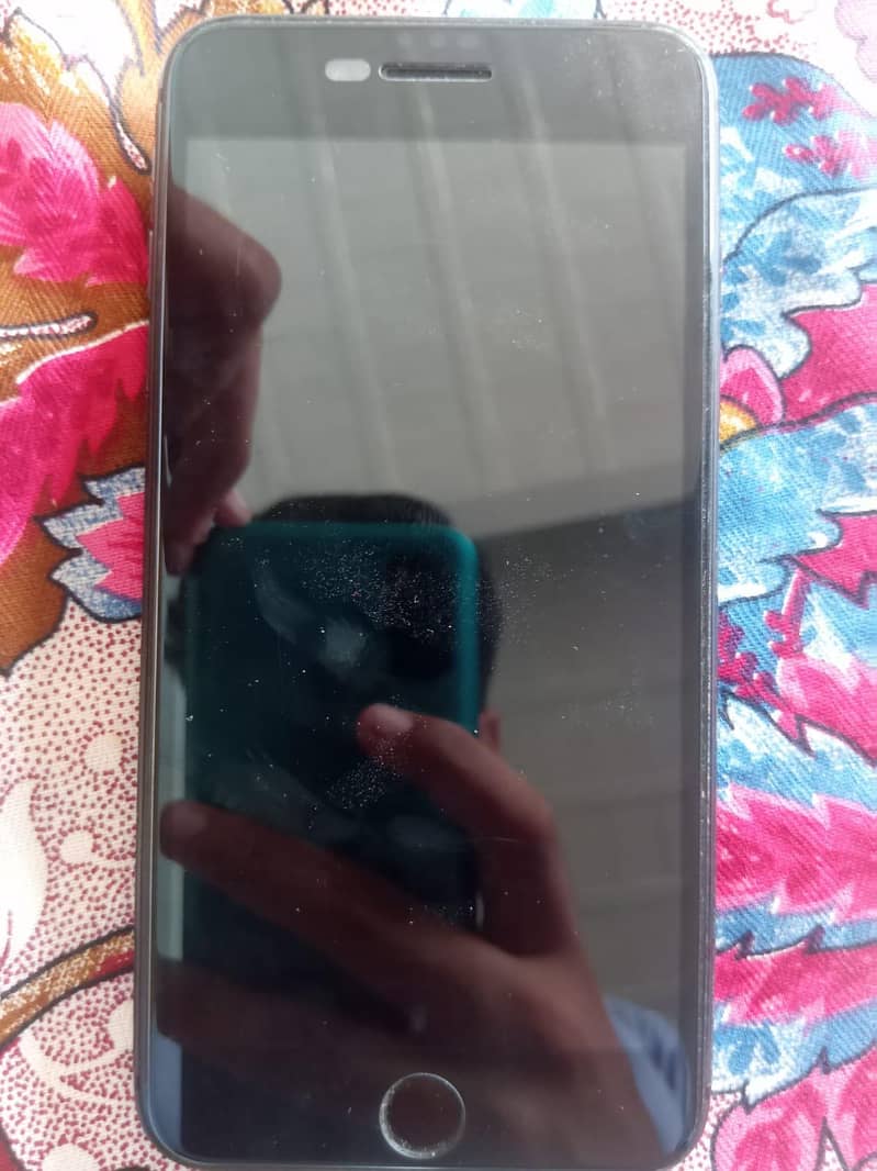 Apple iPhone 8 Plus 4