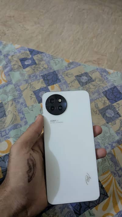 Itel S23 8/128 with box