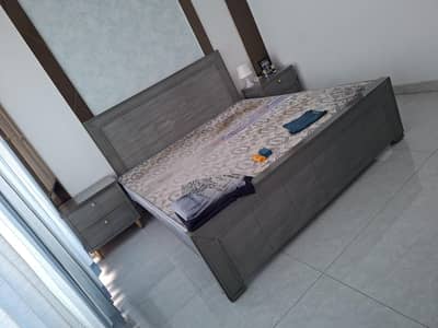 Grey king aize bed set with mattersss