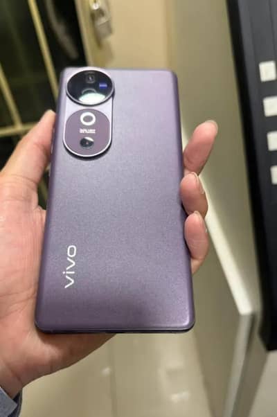 Vivo V40