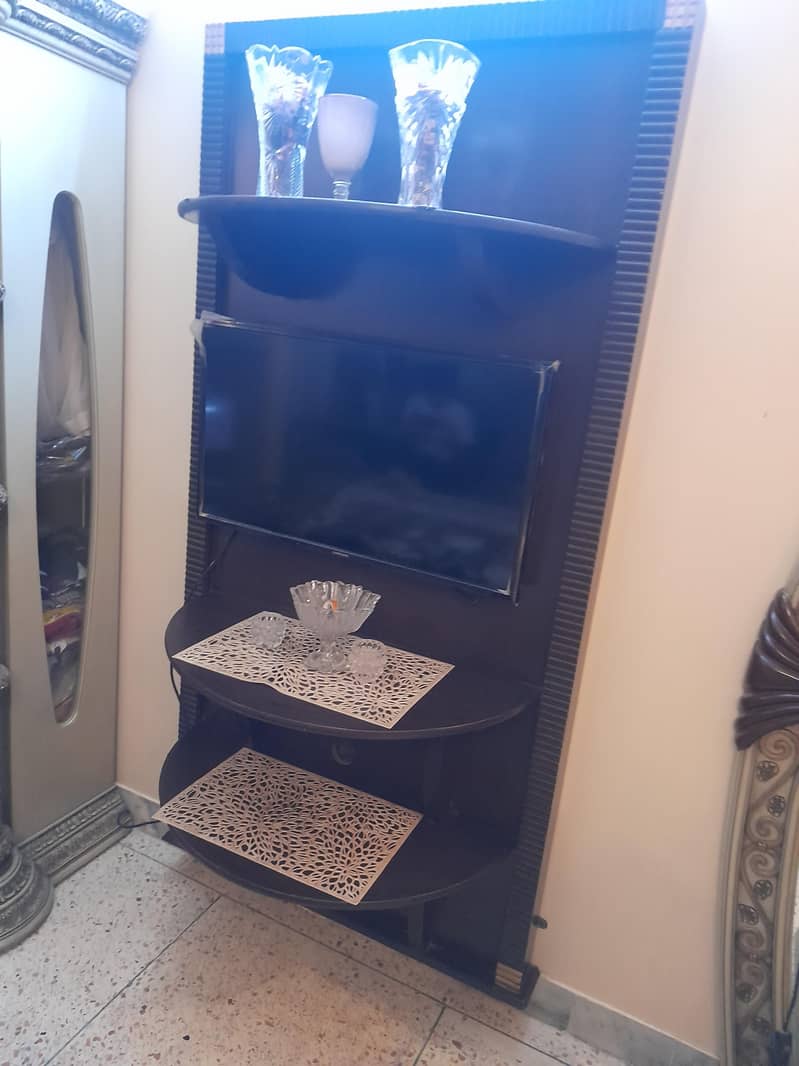 tv frame 1