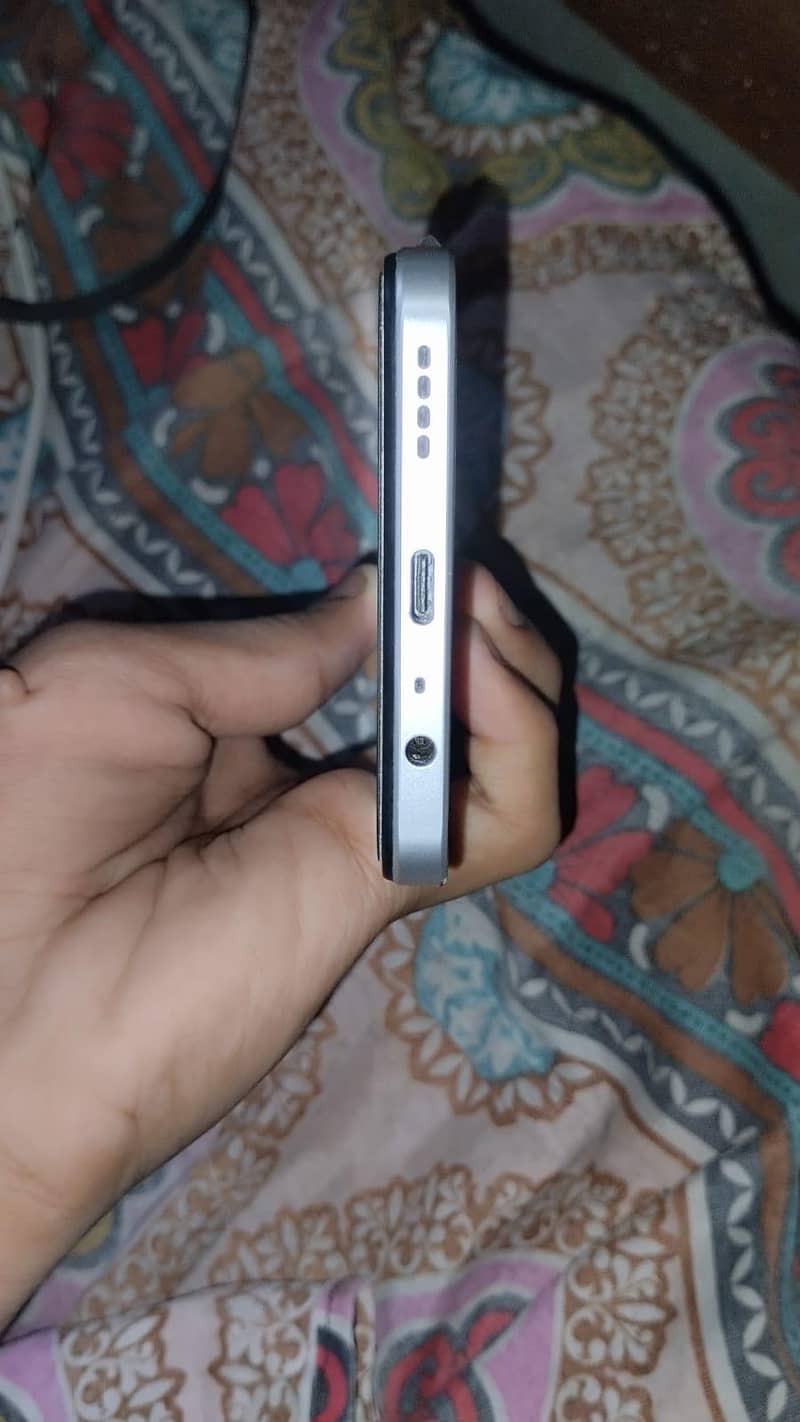 Realme C71 4