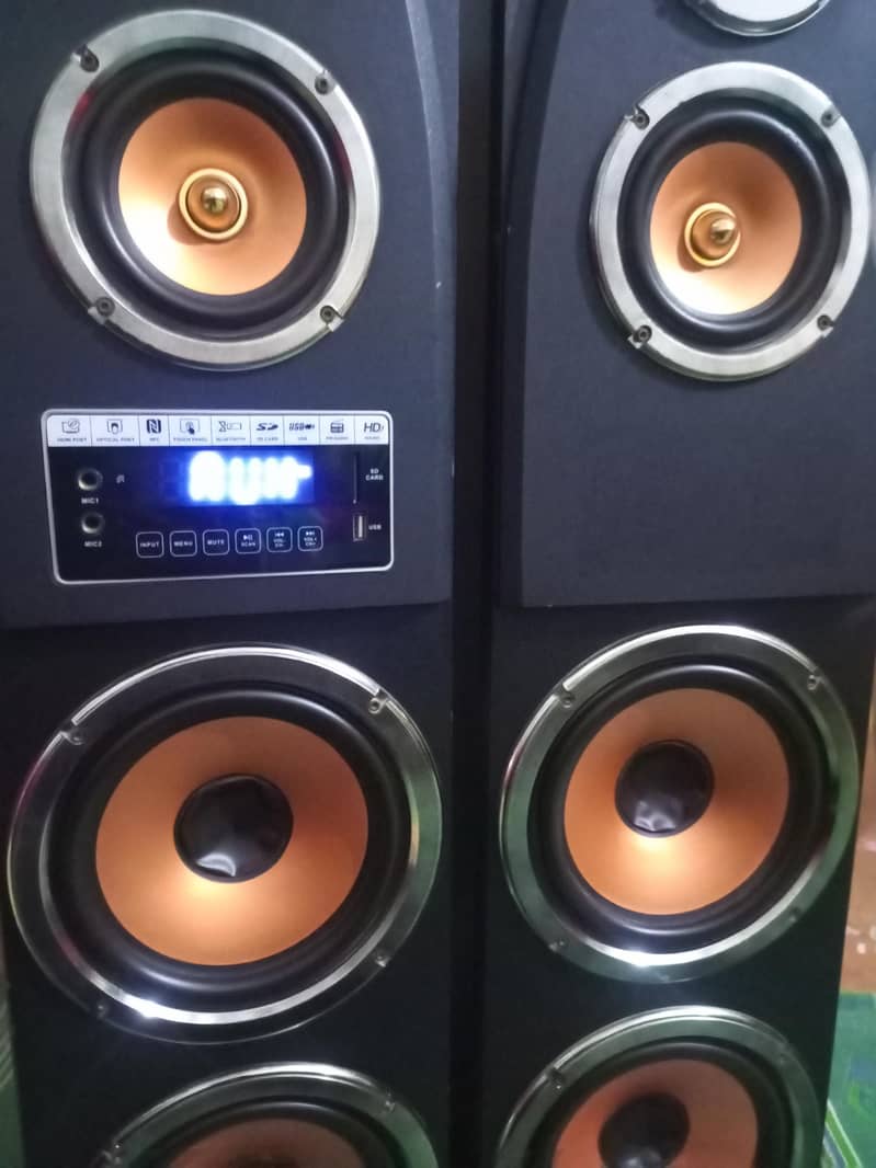 monster audionic Bluetooth speaker 2