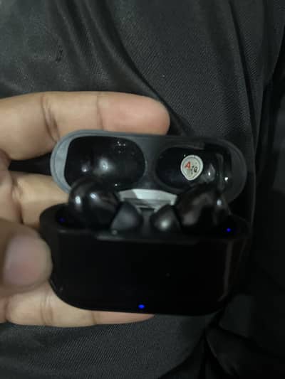 Airbuds only 700