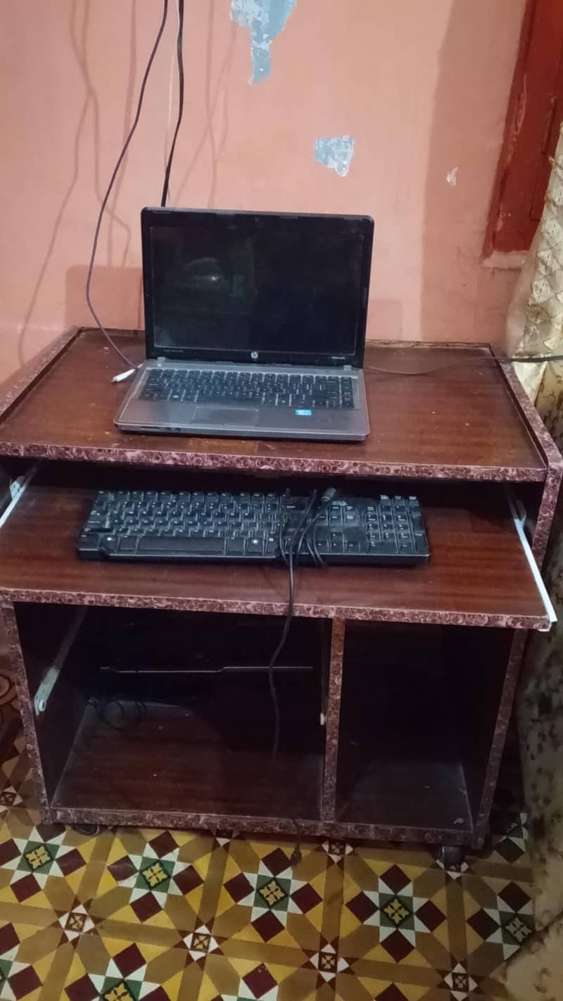 Computer and laptop table 0