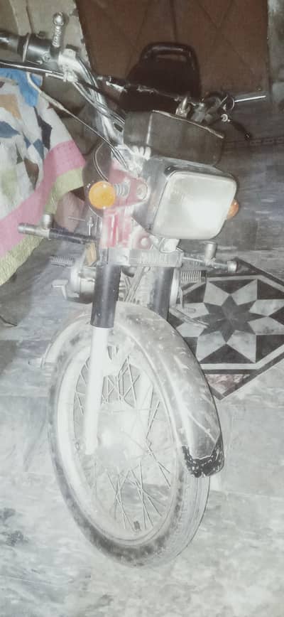 Yamaha YB 100 Royal Two Stock Model 2005 Registration Sukkur