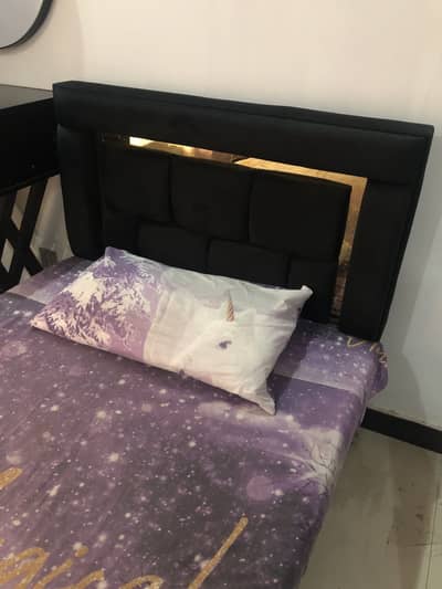 Single Bed with Cushioned Tufted Headboard