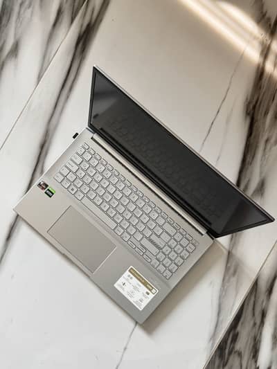 ASUS VivoBook 15 Pro M6500QE