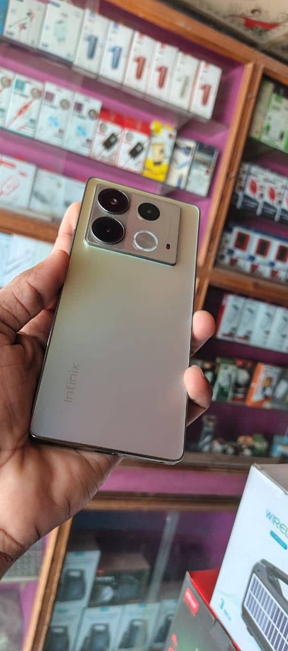 Infinix Note 40 0