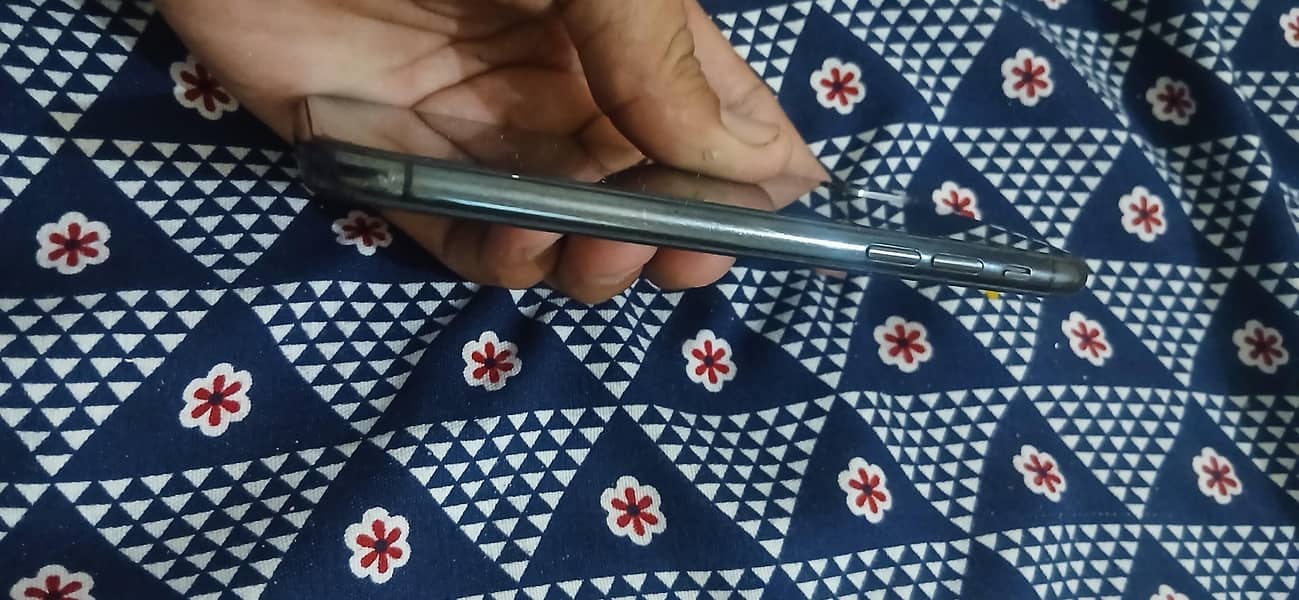 Apple iPhone X 5