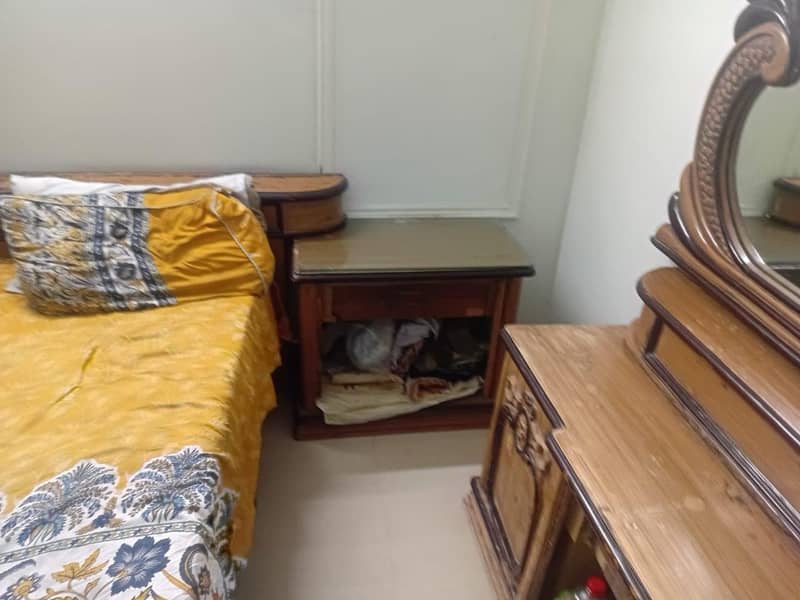 bed set with Dressing 0