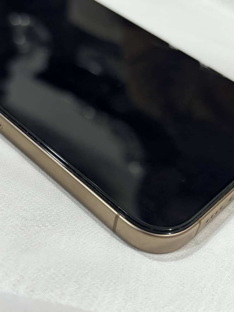 iPhone 16 pro max 5