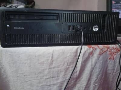 HP elite desk 705 G2 sff . AMD A8 -8650b-8GB Ram . 128GB SSD+500HD