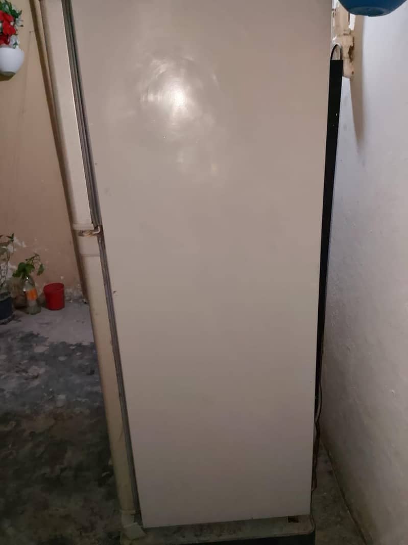 Refrigerator 4