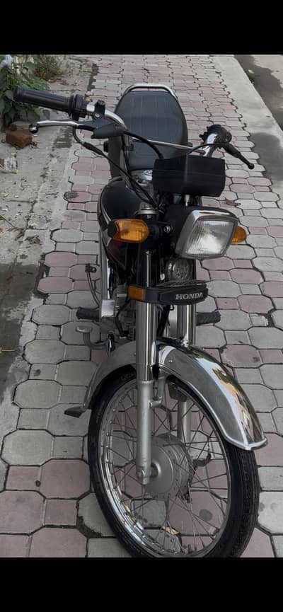 Honda cd 70 2025 model black color lush condition