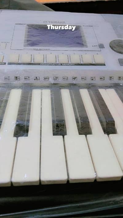 Yamaha PSR s500 keyboard