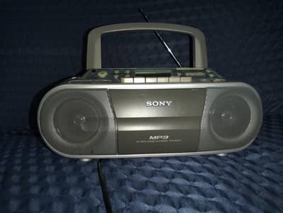 sony CFD-03cp portable CD cassette radio player FM am good sound