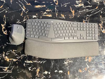 Logitech Ergonomic Keyboard ERGO K86O With MX Vertical Mouse Combo