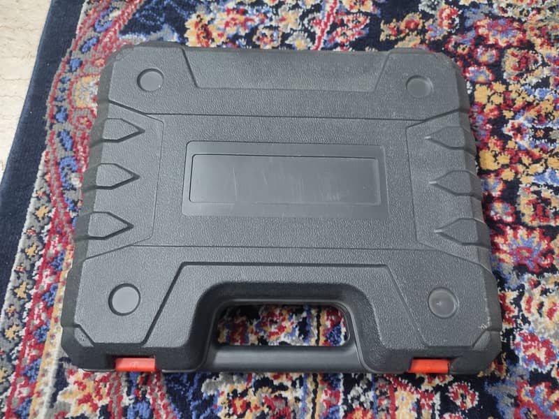 Cordless drill machine 4