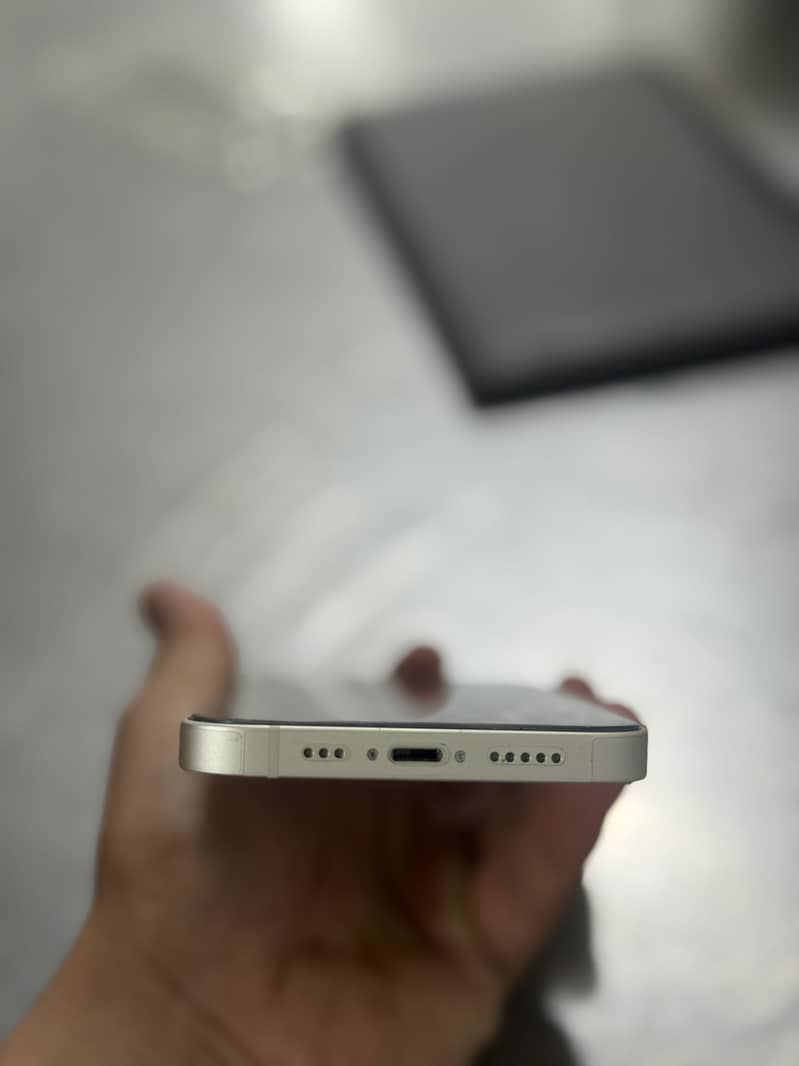 Apple iPhone 13 2