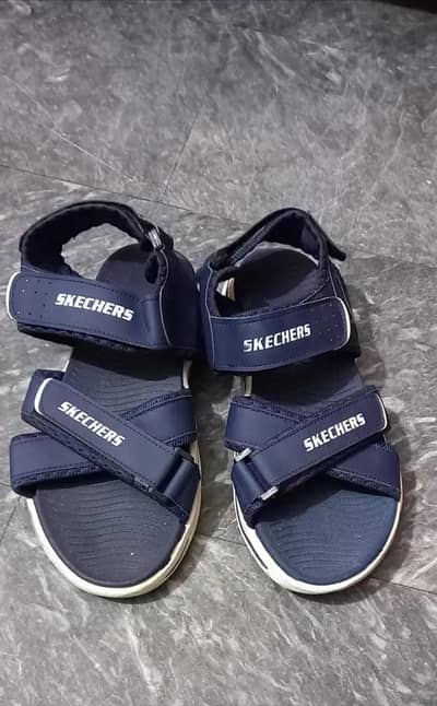 SKECHERS